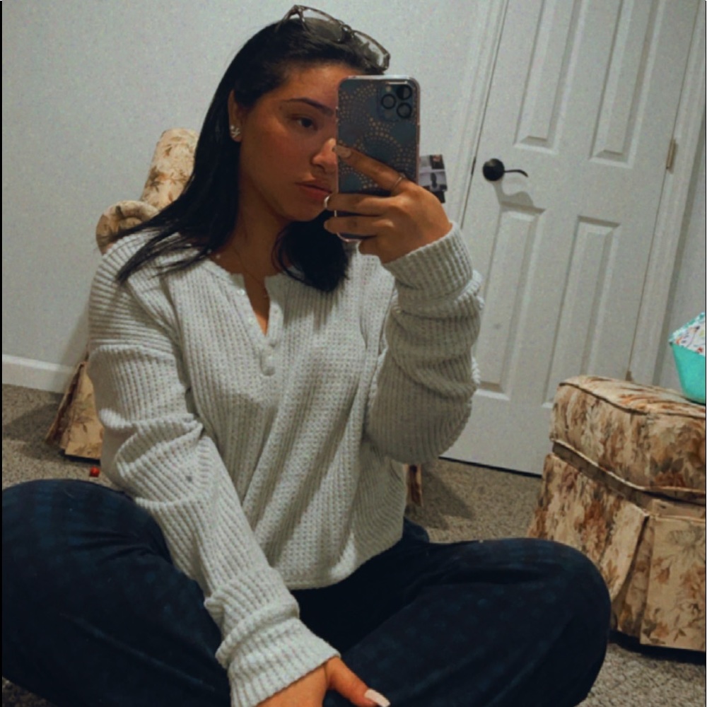 Meet your Posher, Yesenia